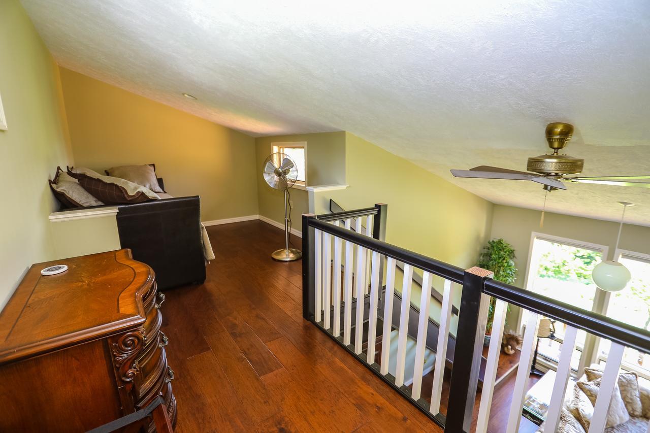 The Lodge At Beaver Lake Bed And Breakfast Rogers Extérieur photo