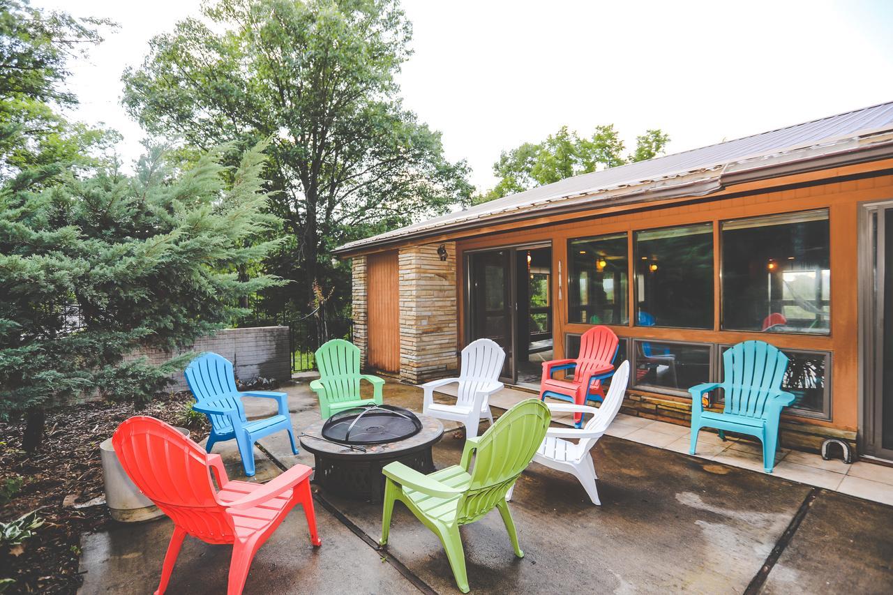 The Lodge At Beaver Lake Bed And Breakfast Rogers Extérieur photo